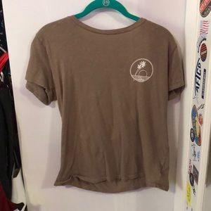 Tan billabong tee